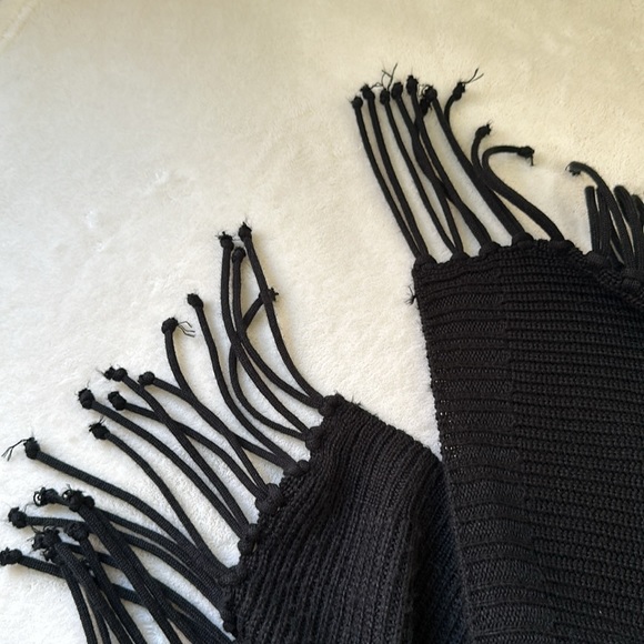 BCBGMAXAZRIA Fringe Poncho - Picture 8 of 9